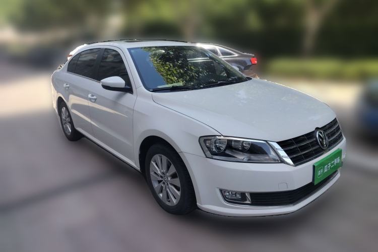 Used Volkswagen Lavida 2013 Restyled Classic 1.6L Automatic Comfort Edition Front Right 45 Deg