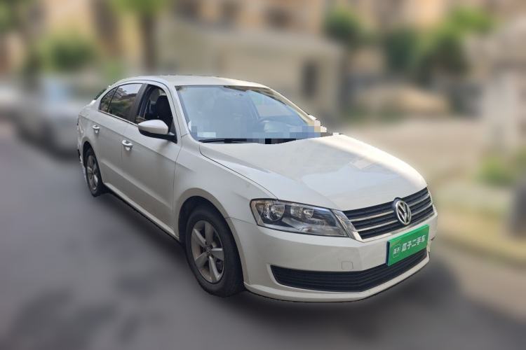 Used Volkswagen Lavida 2013 Revised Classic 1.6L Automatic Fashion Edition Front Right 45 Deg