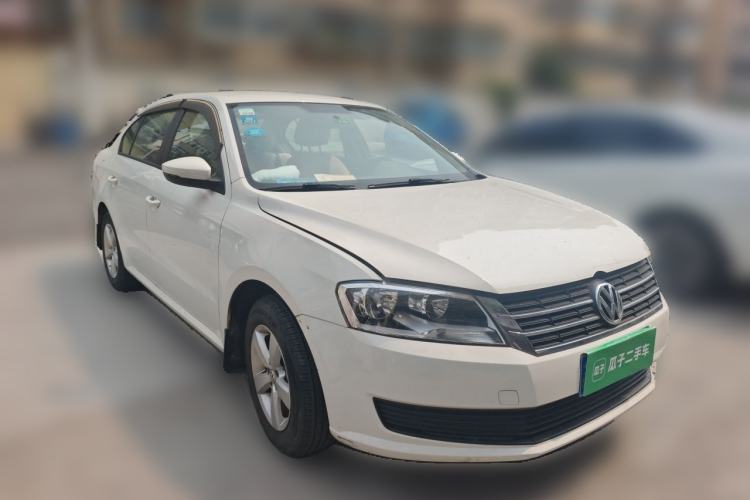 Used Volkswagen Lavida 2013 Revised Classic 1.6L Manual Fashion Edition Front Right 45 Deg