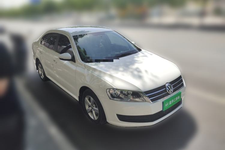 Used Volkswagen Lavida 2013 1.6L Automatic Fashion Edition Front Right 45 Deg