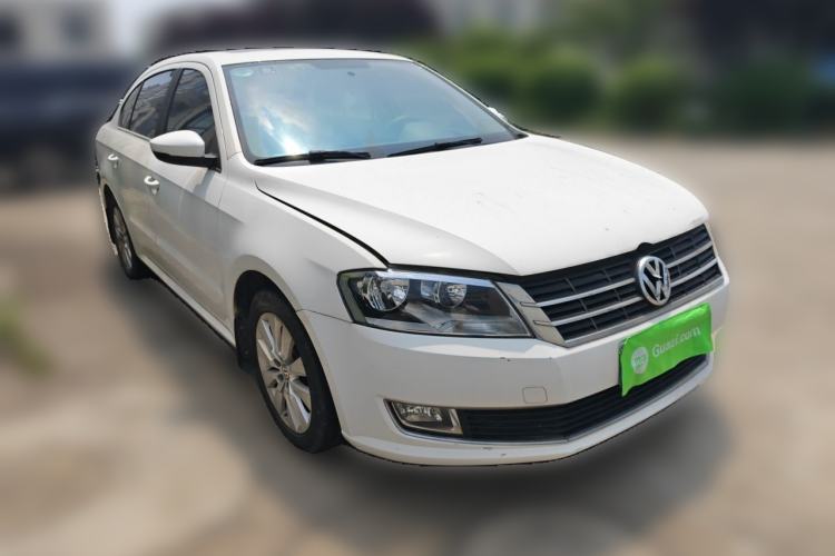 Used Volkswagen Lavida 2013 Restyled Classic 1.6L Manual Comfort Edition Front Right 45 Deg