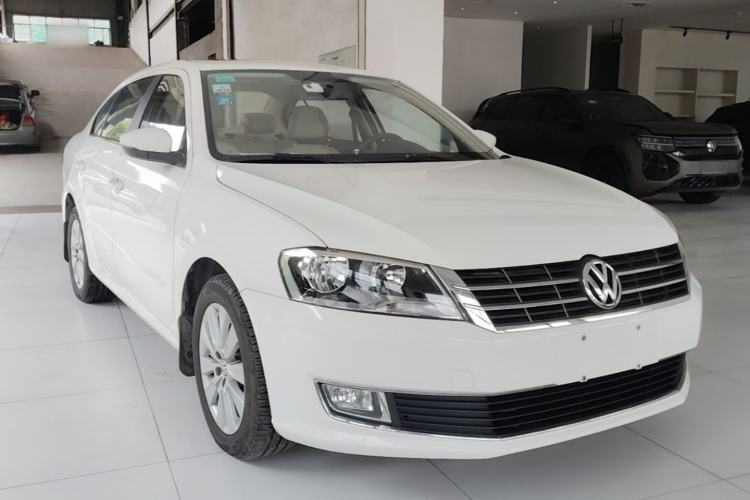 Used Volkswagen Lavida 2013 Restyled Classic 1.6L Automatic Comfort Edition Front Right 45 Deg