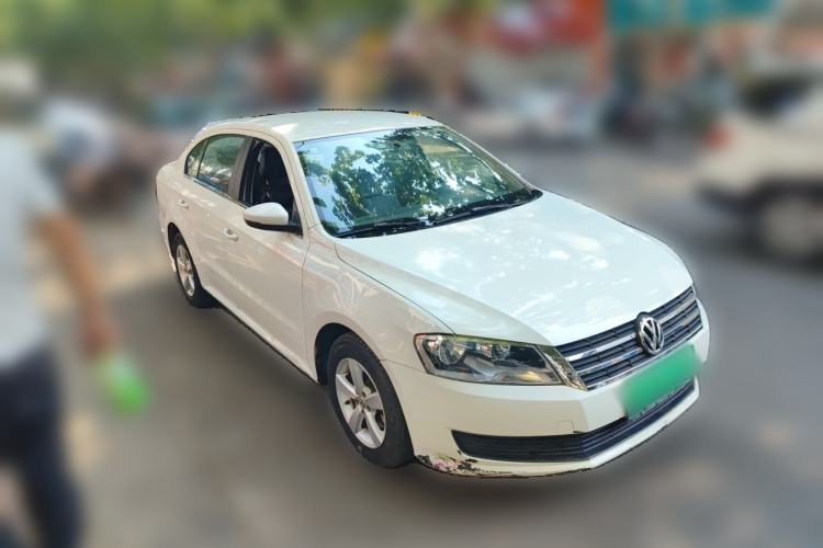Used Volkswagen Lavida 2013 Classic 1.6L Manual Fashion Edition Front Right 45 Deg