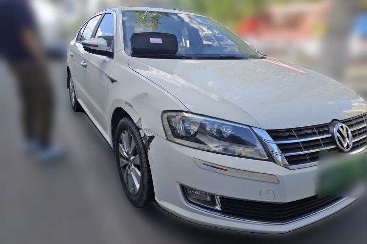 Used Volkswagen Lavida 2013 Revised Version 1.4 TSI DSG Comfort Edition Front Right 45 Deg