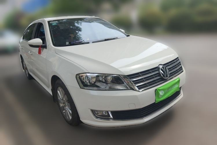 Used Volkswagen Lavida 2013 Restyled Classic 1.6L Manual Comfort Edition Front Right 45 Deg