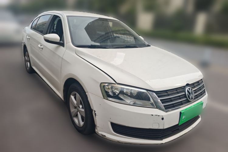 Used Volkswagen Lavida 2013 Revised Classic 1.6L Automatic Fashion Edition Front Right 45 Deg