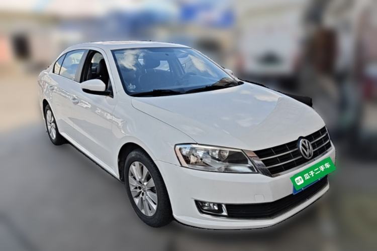 Used Volkswagen Lavida 2013 Revised Version 1.4 TSI DSG Comfort Edition Front Right 45 Deg