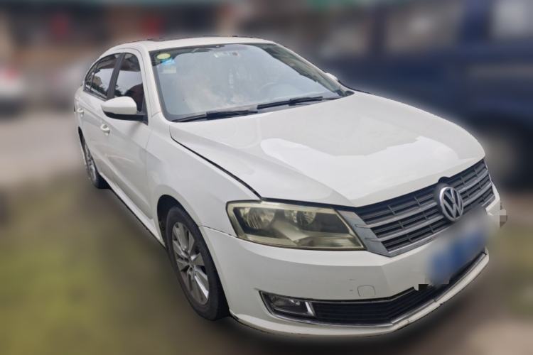 Used Volkswagen Lavida 2013 Restyled Classic 1.6L Automatic Comfort Edition Front Right 45 Deg