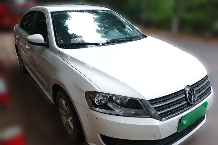 Used Volkswagen Lavida 2013 1.6L Manual Fashion Edition Front Right 45 Deg