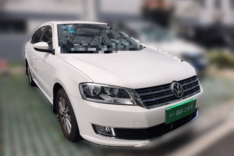 Used Volkswagen Lavida 2013 Revised Version 1.4 TSI DSG Comfort Edition Front Right 45 Deg