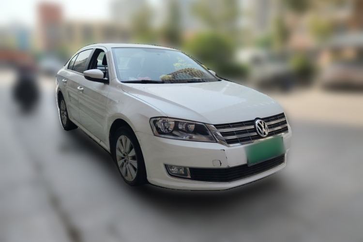Used Volkswagen Lavida 2013 Restyled Classic 1.6L Automatic Comfort Edition Front Right 45 Deg
