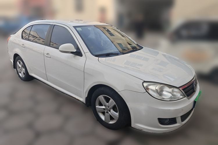 Used Volkswagen Lavida 2013 Classic 1.6L Manual Fashion Edition Front Right 45 Deg