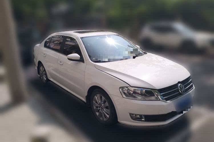 Used Volkswagen Lavida 2013 Restyled Classic 1.6L Automatic Comfort Edition Front Right 45 Deg