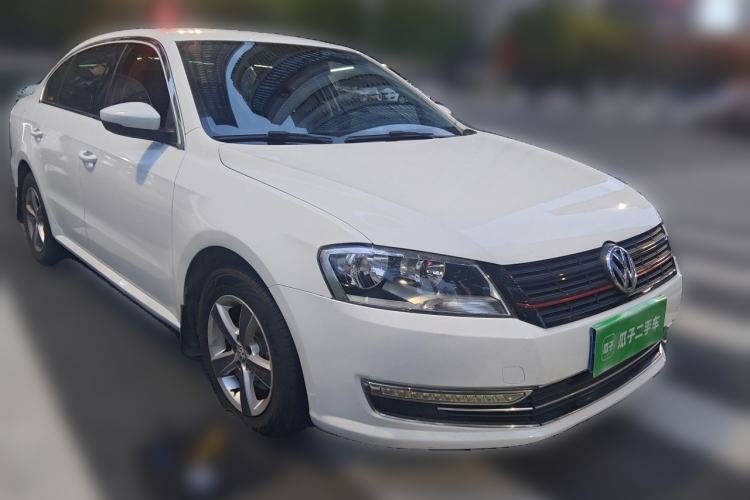 Used Volkswagen Lavida 2013 Revised Classic 1.6L Automatic Fashion Edition Front Right 45 Deg