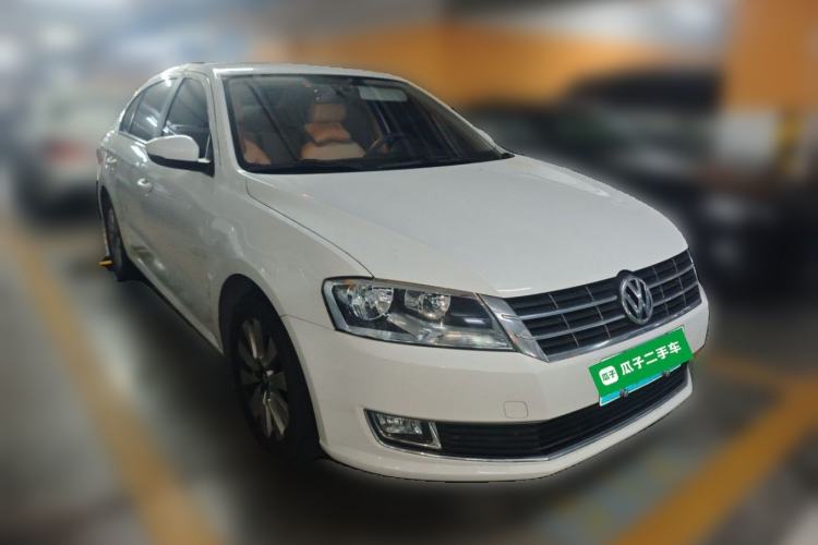 Used Volkswagen Lavida 2013 Revised Version 1.4 TSI DSG Comfort Edition Front Right 45 Deg