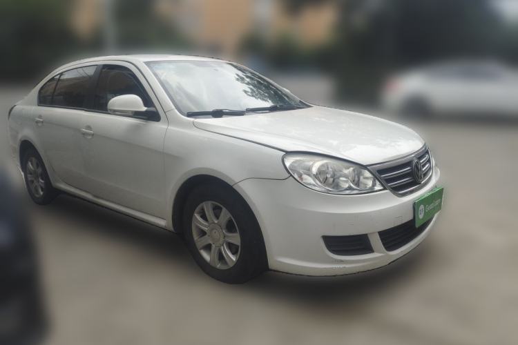 Used Volkswagen Lavida 2013 Classic 1.6L Manual Fashion Edition Front Right 45 Deg
