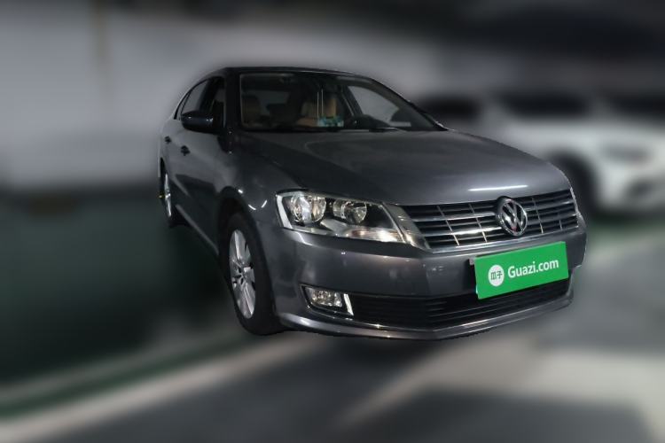Used Volkswagen Lavida 2013 Revised Version 1.4 TSI DSG Comfort Edition Front Right 45 Deg