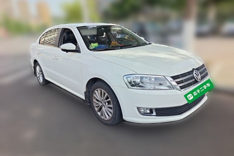 Used Volkswagen Lavida 2013 Revised Version 1.4 TSI DSG Luxury Edition Front Right 45 Deg