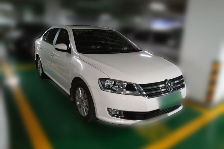 Used Volkswagen Lavida 2013 1.4TSI DSG Comfort Edition Front Right 45 Deg
