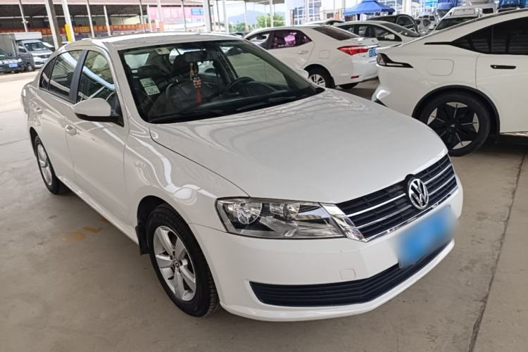 Used Volkswagen Lavida 2013 Revised Classic 1.6L Manual Fashion Edition Front Right 45 Deg
