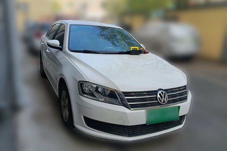 Used Volkswagen Lavida 2013 Revised Classic 1.6L Manual Fashion Edition Front Right 45 Deg