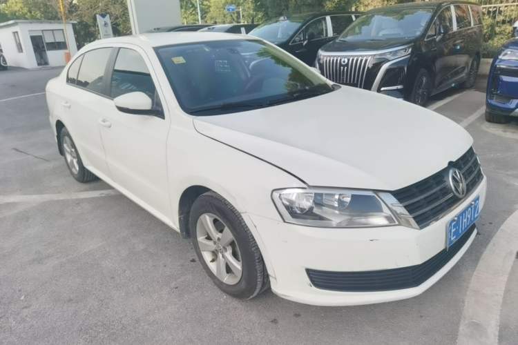 Used Volkswagen Lavida 2013 Revised Classic 1.6L Automatic Fashion Edition Front Right 45 Deg