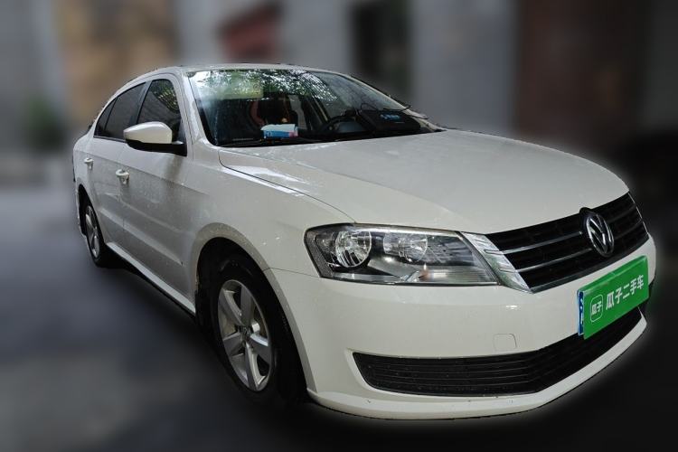 Used Volkswagen Lavida 2013 Revised Classic 1.6L Automatic Fashion Edition Front Right 45 Deg