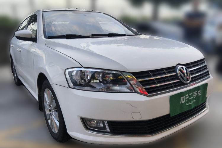 Used Volkswagen Lavida 2013 1.4TSI DSG Comfort Edition Front Right 45 Deg