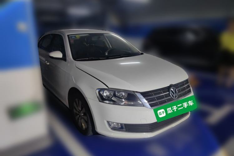 Used Volkswagen Lavida 2013 Revised Version 1.4 TSI DSG Comfort Edition Front Right 45 Deg