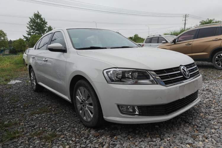 Used Volkswagen Lavida 2013 Restyled Classic 1.6L Manual Comfort Edition Front Right 45 Deg