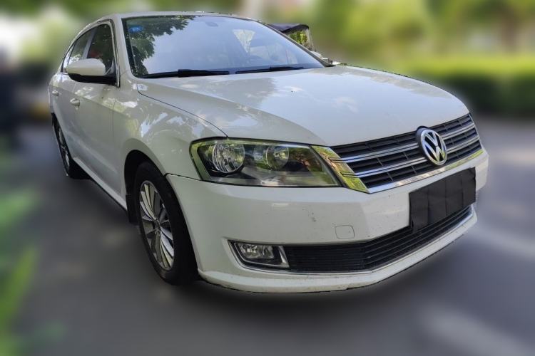 Used Volkswagen Lavida 2013 Revised Version 1.6L Automatic Luxury Edition Front Right 45 Deg