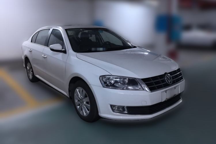 Used Volkswagen Lavida 2013 Restyled Classic 1.6L Manual Comfort Edition Front Right 45 Deg