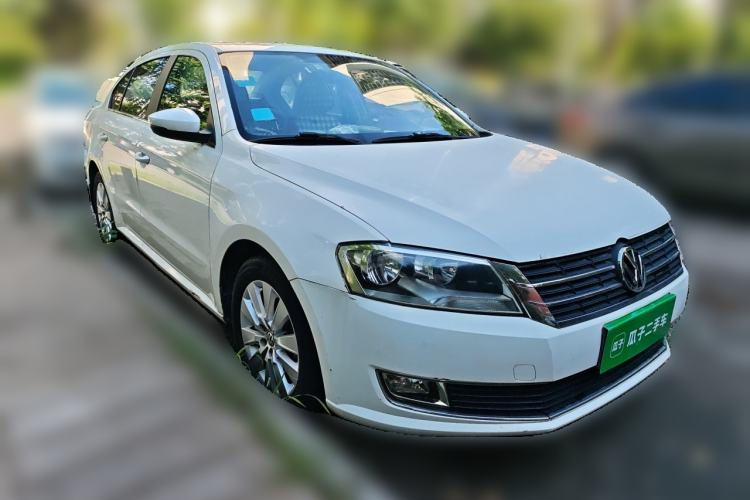 Used Volkswagen Lavida 2013 Restyled Classic 1.6L Manual Comfort Edition Front Right 45 Deg