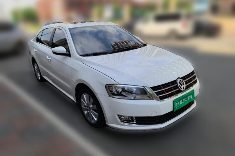 Used Volkswagen Lavida 2013 Restyled Classic 1.6L Manual Comfort Edition Front Right 45 Deg