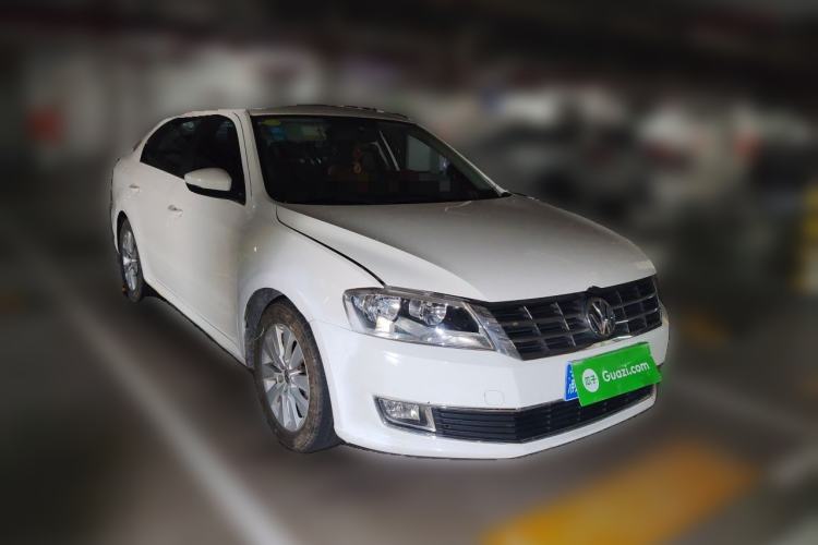 Used Volkswagen Lavida 2013 Restyled Classic 1.6L Manual Comfort Edition Front Right 45 Deg