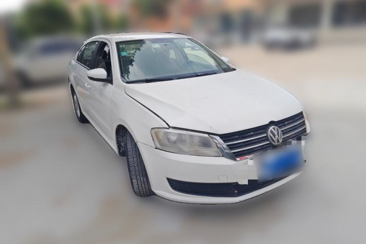 Used Volkswagen Lavida 2013 Revised Classic 1.6L Automatic Fashion Edition Front Right 45 Deg