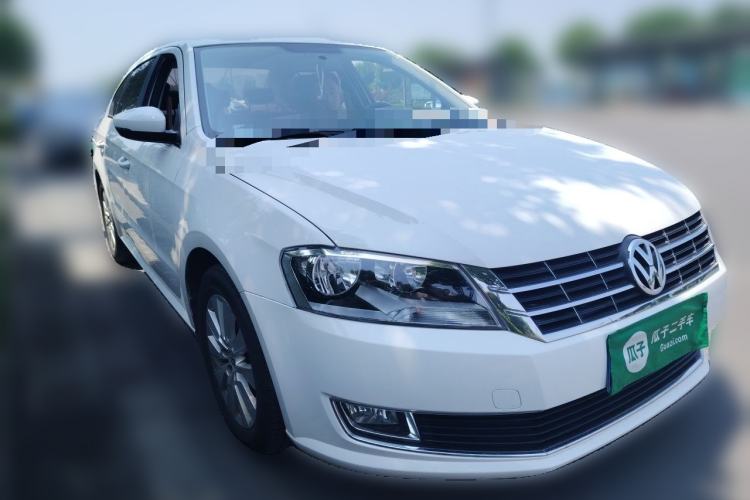 Used Volkswagen Lavida 2013 Revised Version 1.4 TSI DSG Comfort Edition Front Right 45 Deg