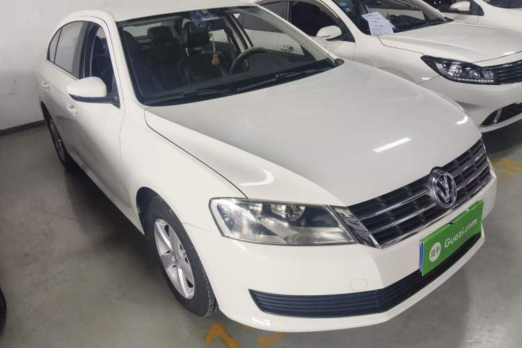 Used Volkswagen Lavida 2013 Revised Classic 1.6L Automatic Fashion Edition Front Right 45 Deg