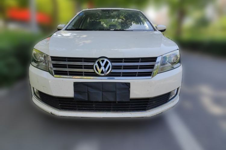 Used Volkswagen Lavida 2013 Revised Version 1.6L Automatic Luxury Edition Front