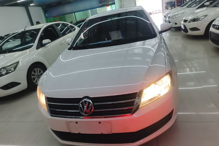 Used Volkswagen Lavida 2013 Revised Classic 1.6L Manual Fashion Edition Front