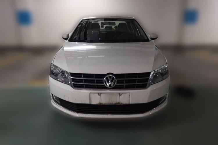 Used Volkswagen Lavida 2013 Restyled Classic 1.6L Manual Comfort Edition Front