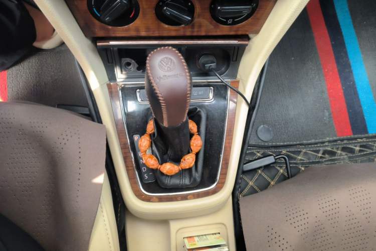 Used Volkswagen Lavida 2013 Restyled Classic 1.6L Automatic Comfort Edition Gear Lever