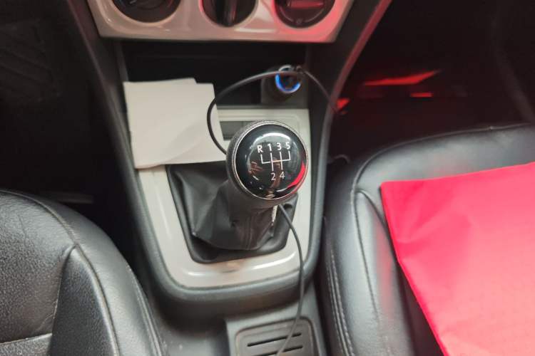 Used Volkswagen Lavida 2013 Revised Classic 1.6L Manual Fashion Edition Gear Lever