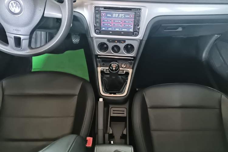 Used Volkswagen Lavida 2013 Restyled Classic 1.6L Manual Comfort Edition Gear Lever