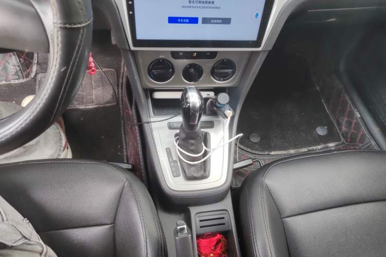 Used Volkswagen Lavida 2013 Revised Classic 1.6L Automatic Fashion Edition Gear Lever