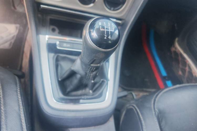 Used Volkswagen Lavida 2013 Restyled Classic 1.6L Manual Comfort Edition Gear Lever