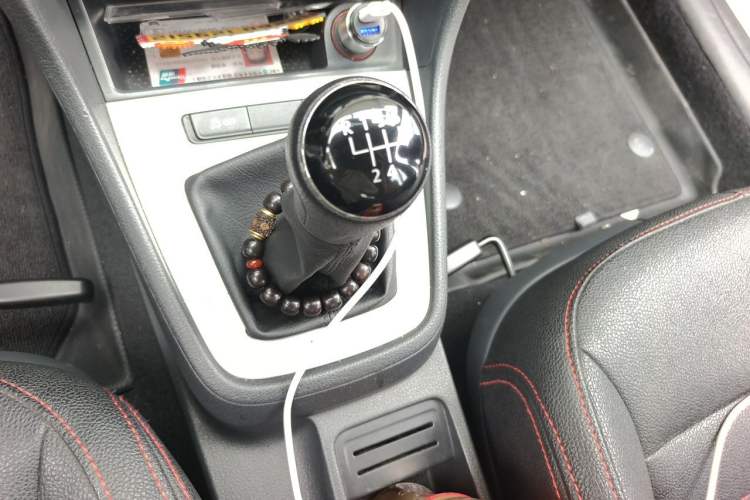Used Volkswagen Lavida 2013 Revised Classic 1.6L Manual Fashion Edition Gear Lever
