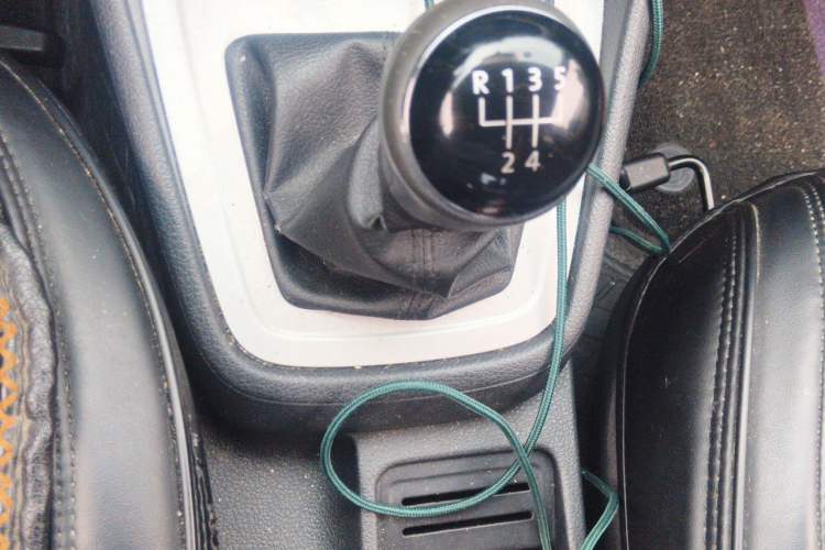 Used Volkswagen Lavida 2013 Revised Classic 1.6L Manual Fashion Edition Gear Lever