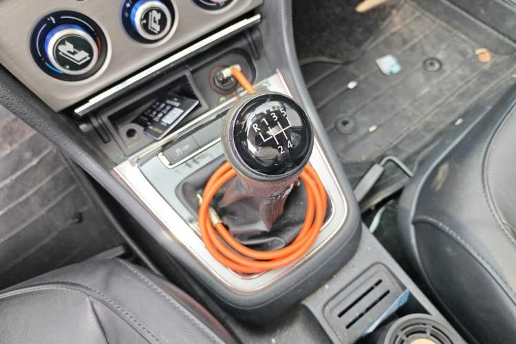Used Volkswagen Lavida 2013 Restyled Classic 1.6L Manual Comfort Edition Gear Lever