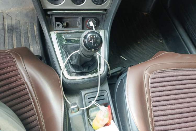 Used Volkswagen Lavida 2013 1.6L Manual Fashion Edition Gear Lever